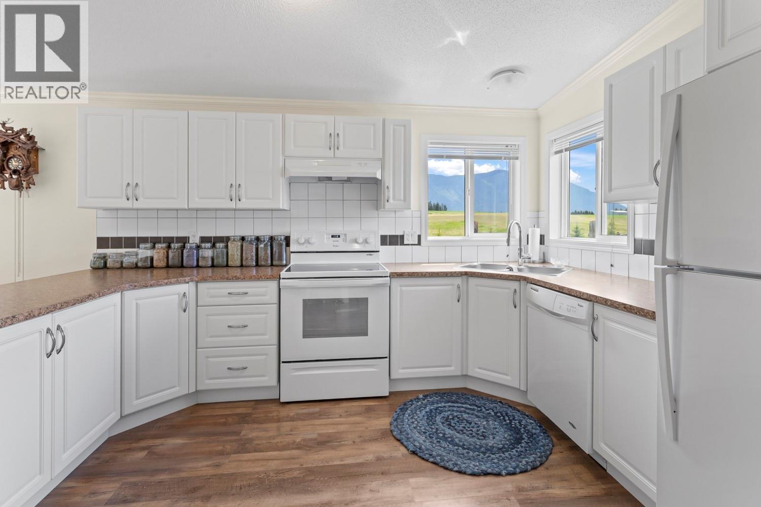 3149 Phillips Road, Lister, British Columbia V0B 1G2 - Photo 9 - 10391209