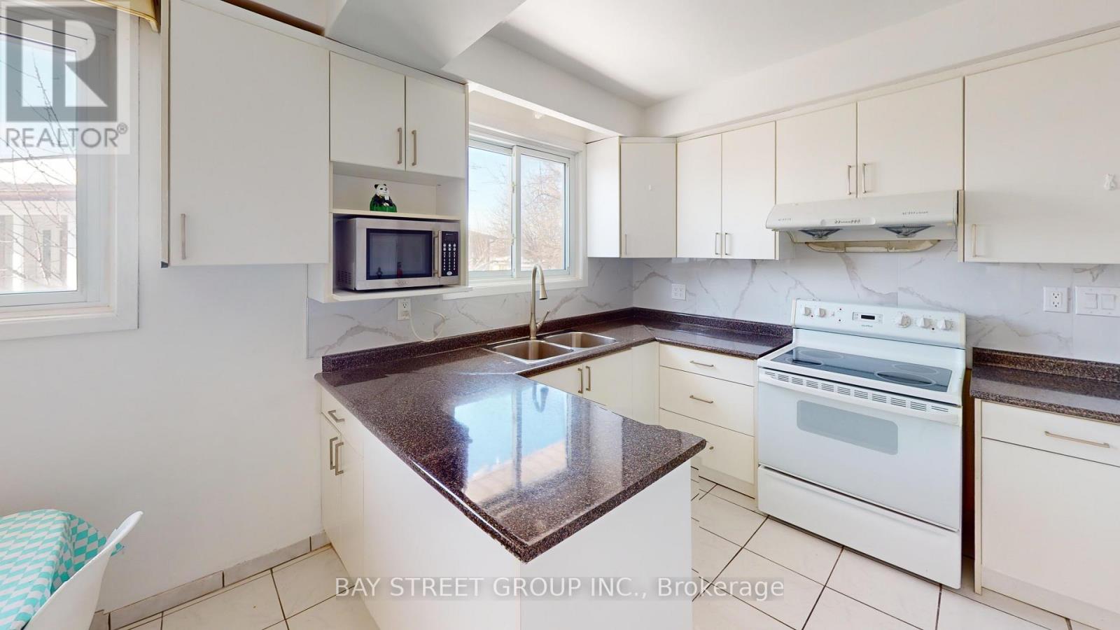 42 Iangrove Terrace, Toronto, Ontario  M1W 2H2 - Photo 2 - E13456732