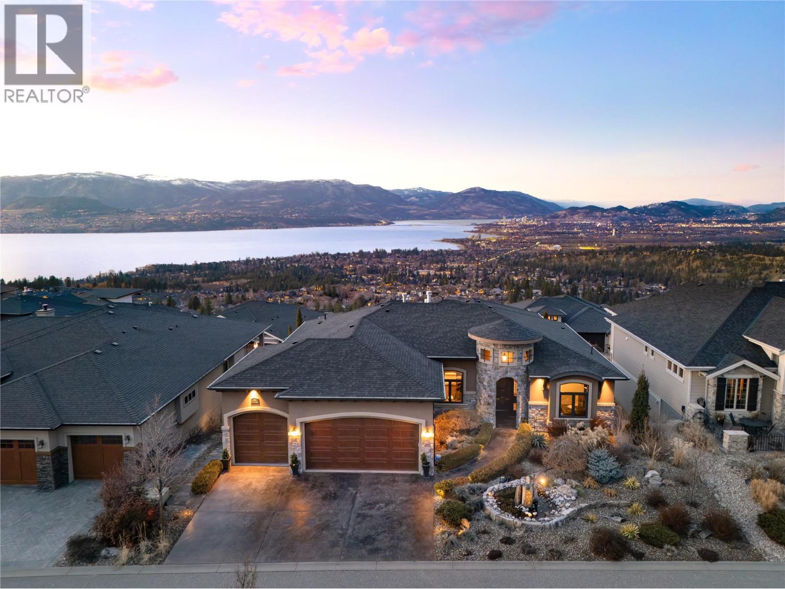 954 Hewetson Avenue, Kelowna, British Columbia  V1W 5H8 - Photo 2 - 10376538