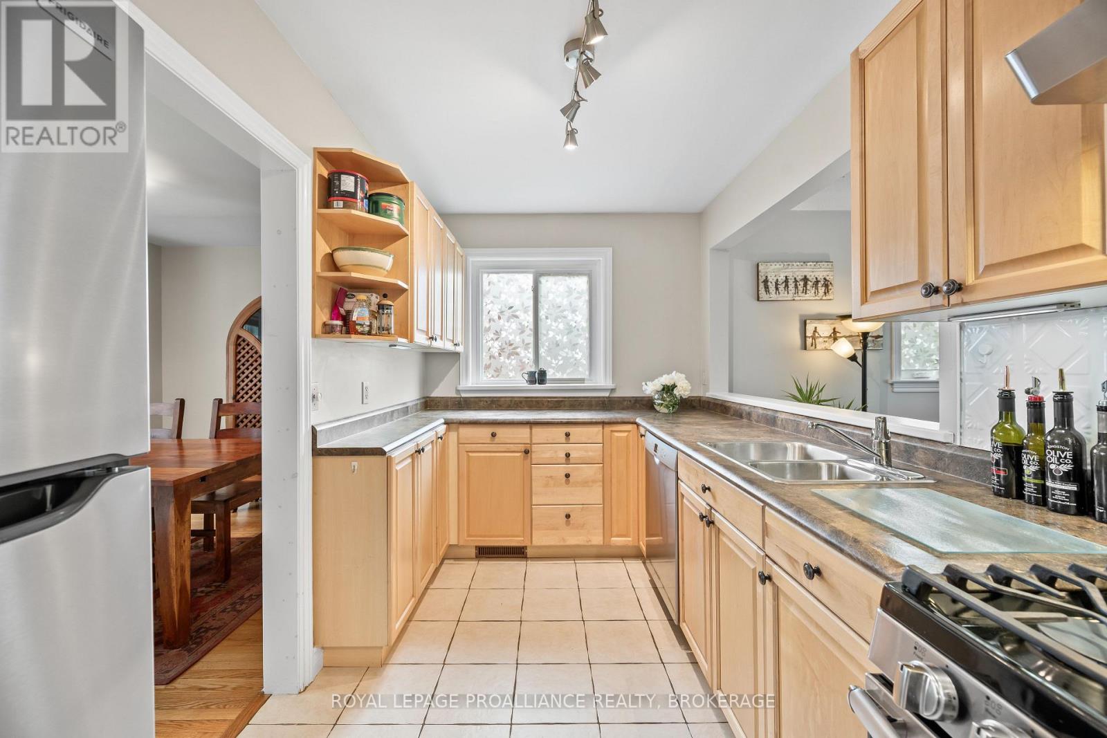 12 Westmoreland Road, Kingston, Ontario  K7M 1J5 - Photo 9 - X13456606