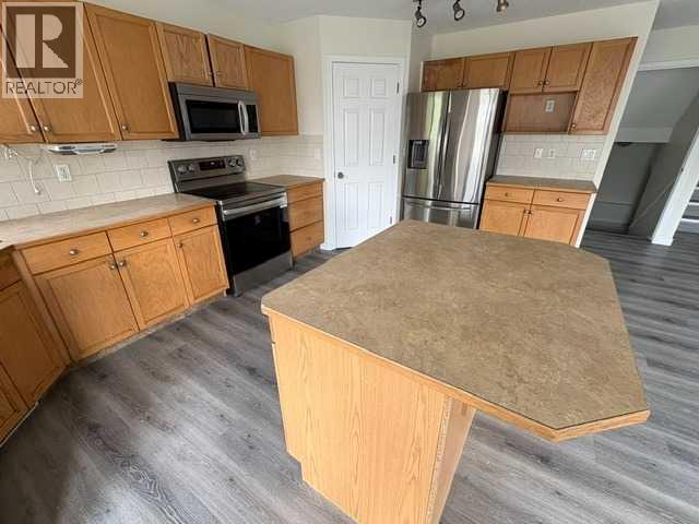 531 Stonegate Road Nw, Airdrie, Alberta  T4B 2Z9 - Photo 3 - A2318075