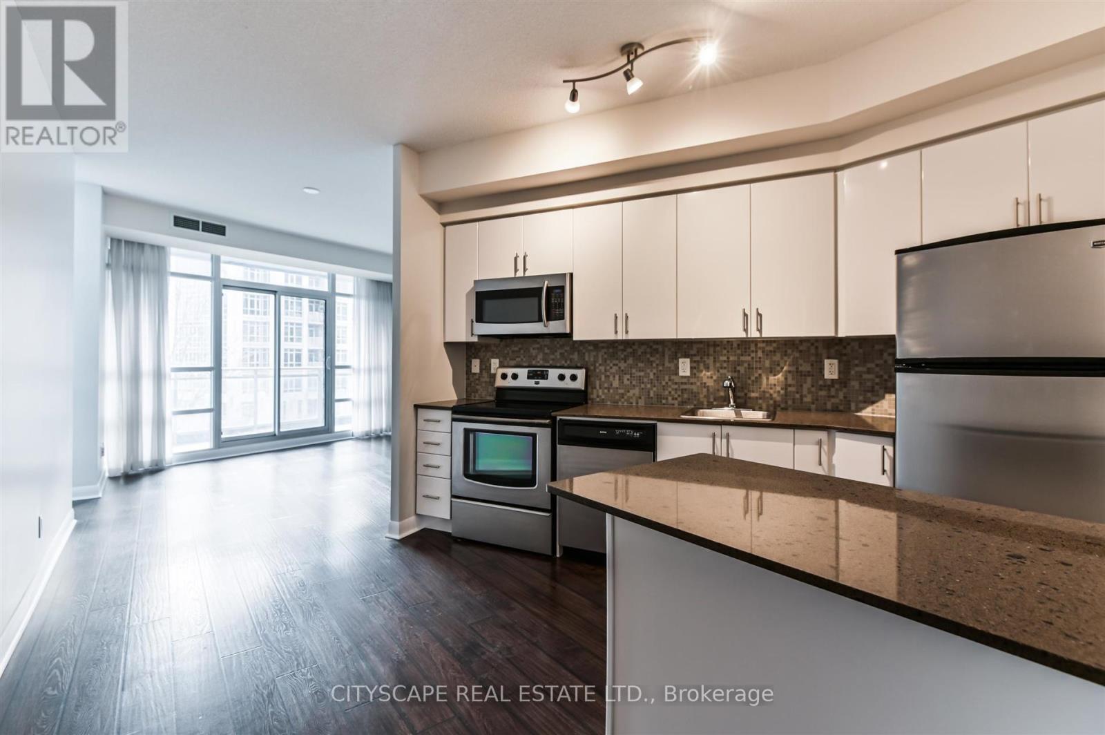 411 - 15 Bruyeres Mews, Toronto, Ontario  L6W 1T8 - Photo 3 - C13455724