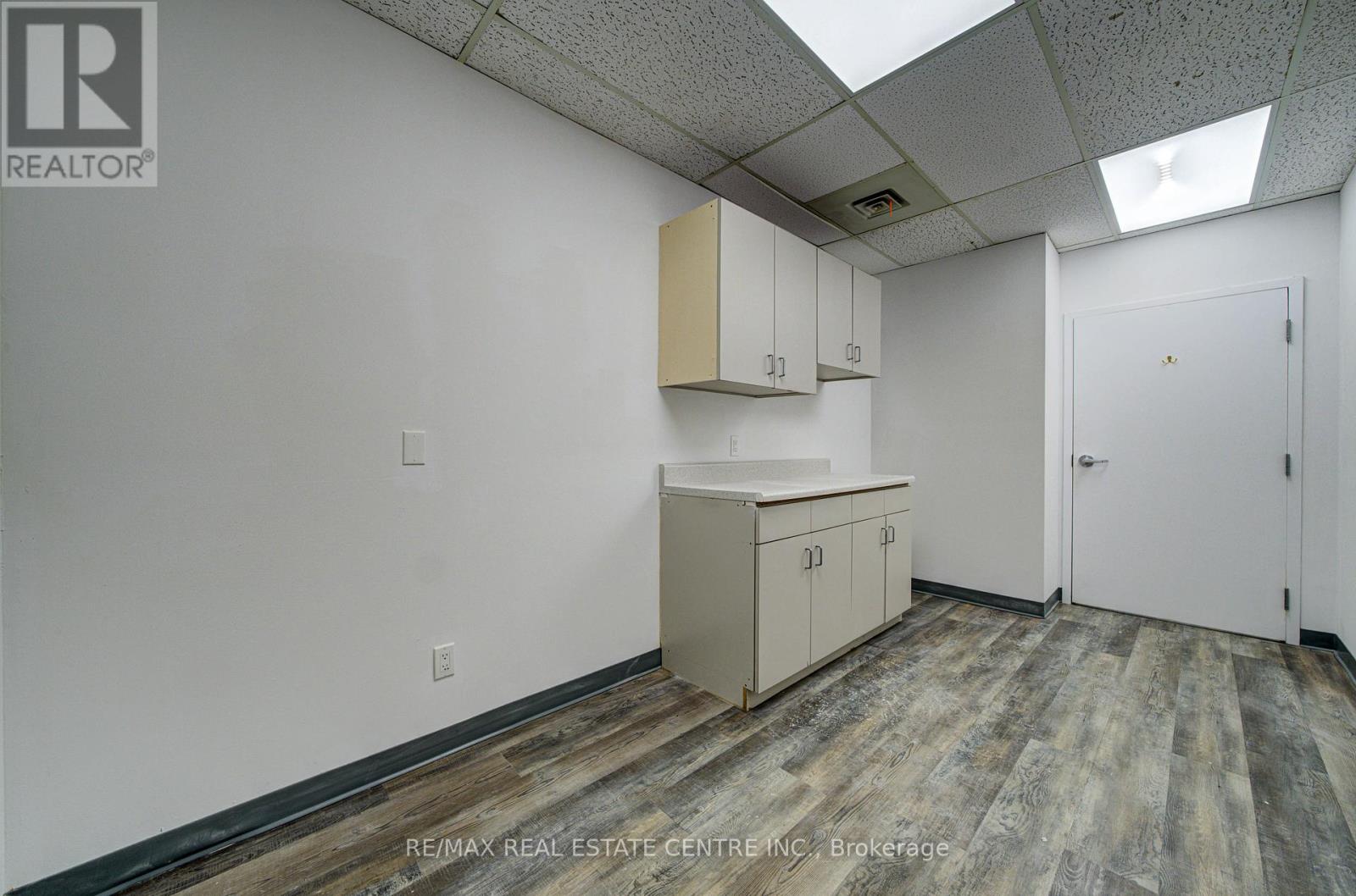 L10 - 15 Elizabeth Street, Orangeville, Ontario  L9W 3X3 - Photo 16 - W13022080