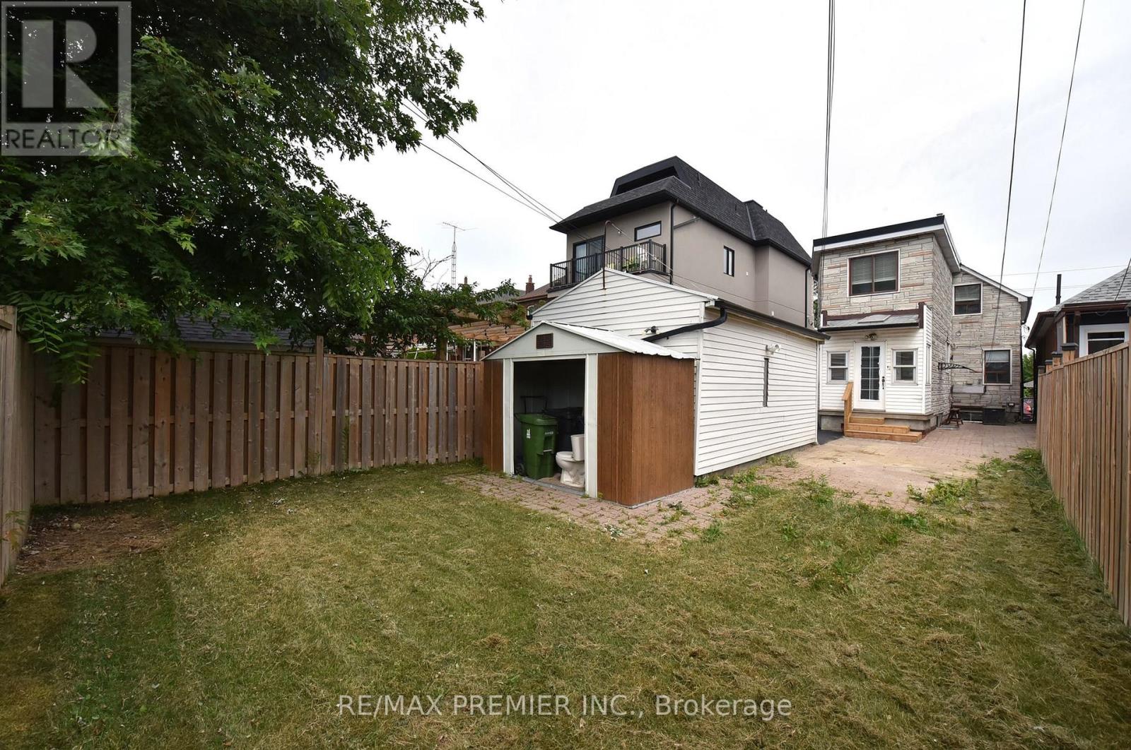 221 Belgravia Avenue, Toronto, Ontario  M6E 2M9 - Photo 40 - W13455278