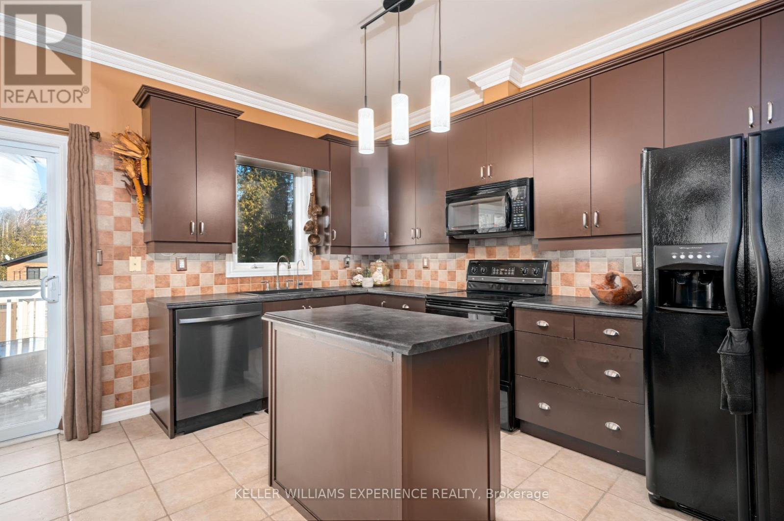 7 50th Street S, Wasaga Beach, Ontario  L9Z 1X5 - Photo 10 - S13456692