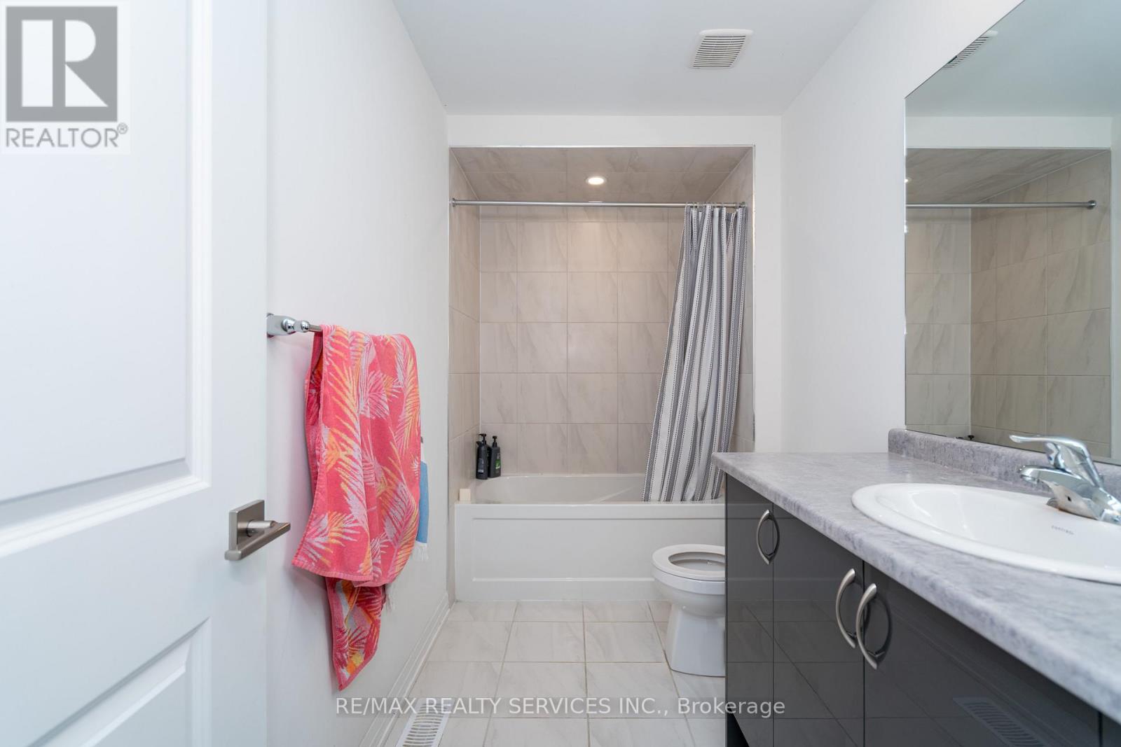 3700 Quayside Drive, Severn (West Shore), Ontario  L3V 6H3 - Photo 39 - S13456730