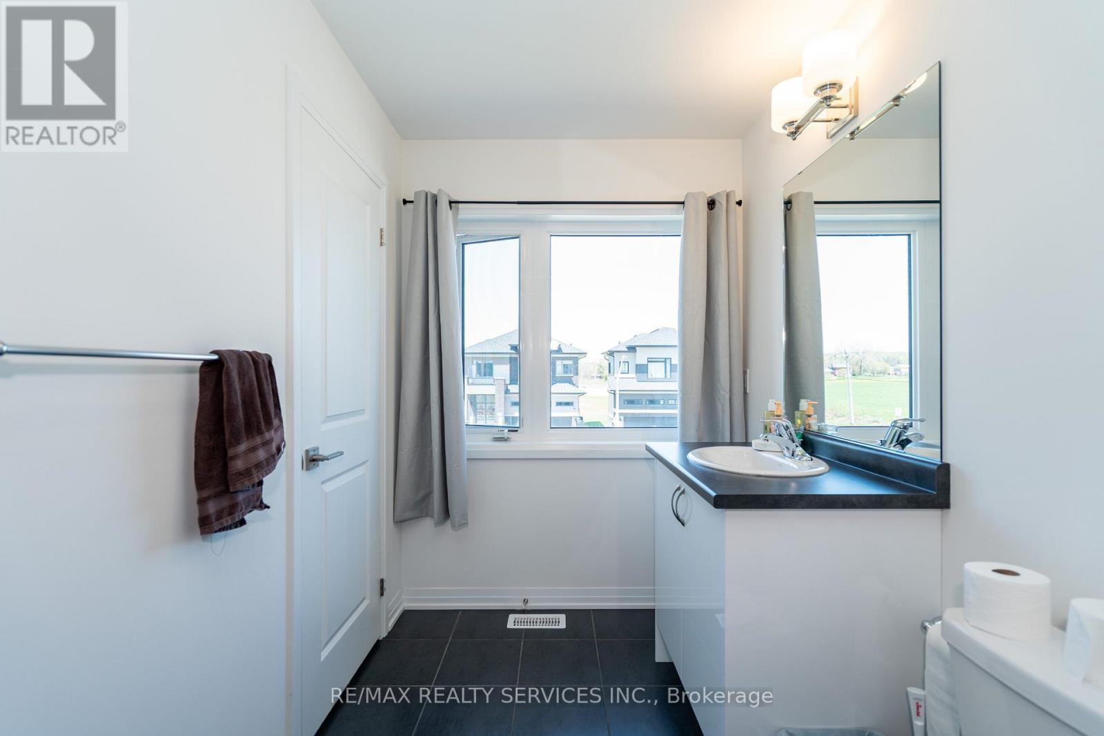 3700 Quayside Drive, Severn (West Shore), Ontario  L3V 6H3 - Photo 45 - S13456730