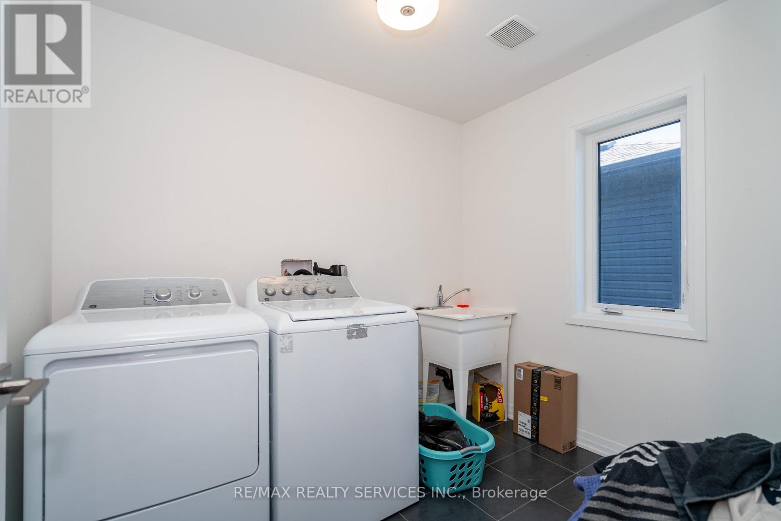3700 Quayside Drive, Severn (West Shore), Ontario  L3V 6H3 - Photo 46 - S13456730