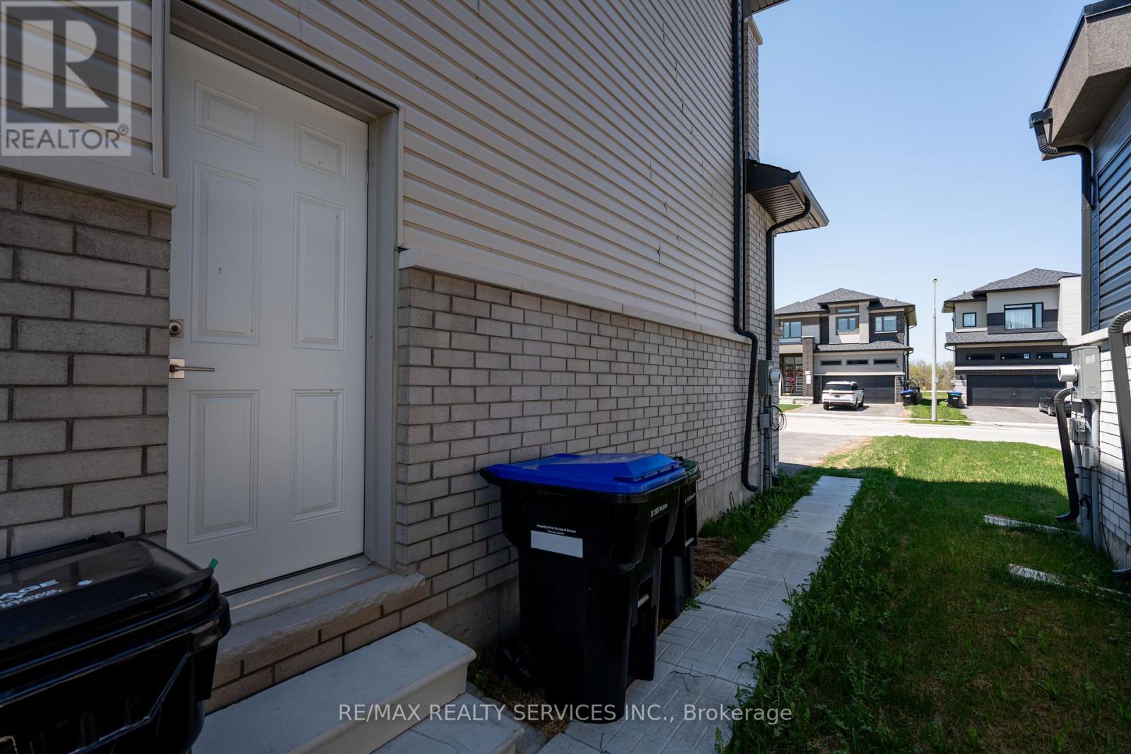 3700 Quayside Drive, Severn (West Shore), Ontario  L3V 6H3 - Photo 48 - S13456730