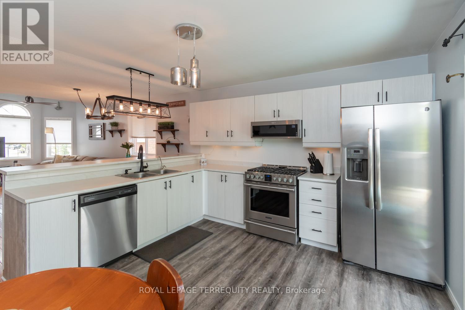 14 Hewitt Place, Barrie, Ontario  L4M 7B3 - Photo 10 - S13456760