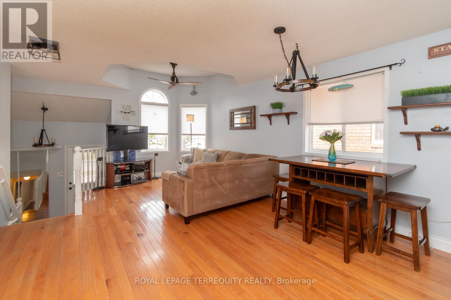 14 Hewitt Place, Barrie, Ontario  L4M 7B3 - Photo 6 - S13456760