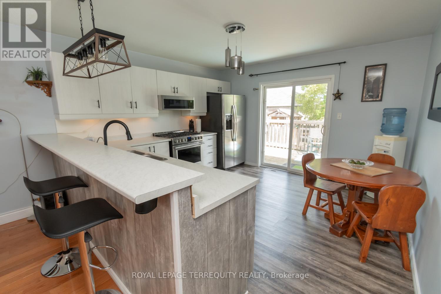 14 Hewitt Place, Barrie, Ontario  L4M 7B3 - Photo 8 - S13456760