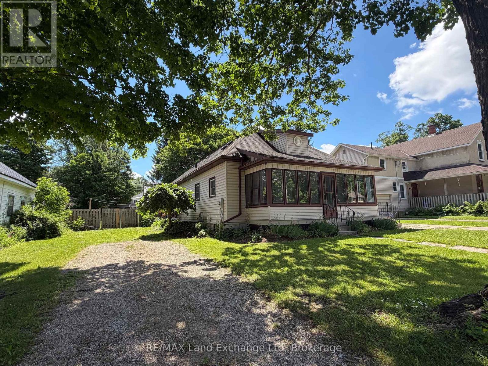 349 Shuter Street, North Huron, Ontario  N0G 2W0 - Photo 1 - X12952582