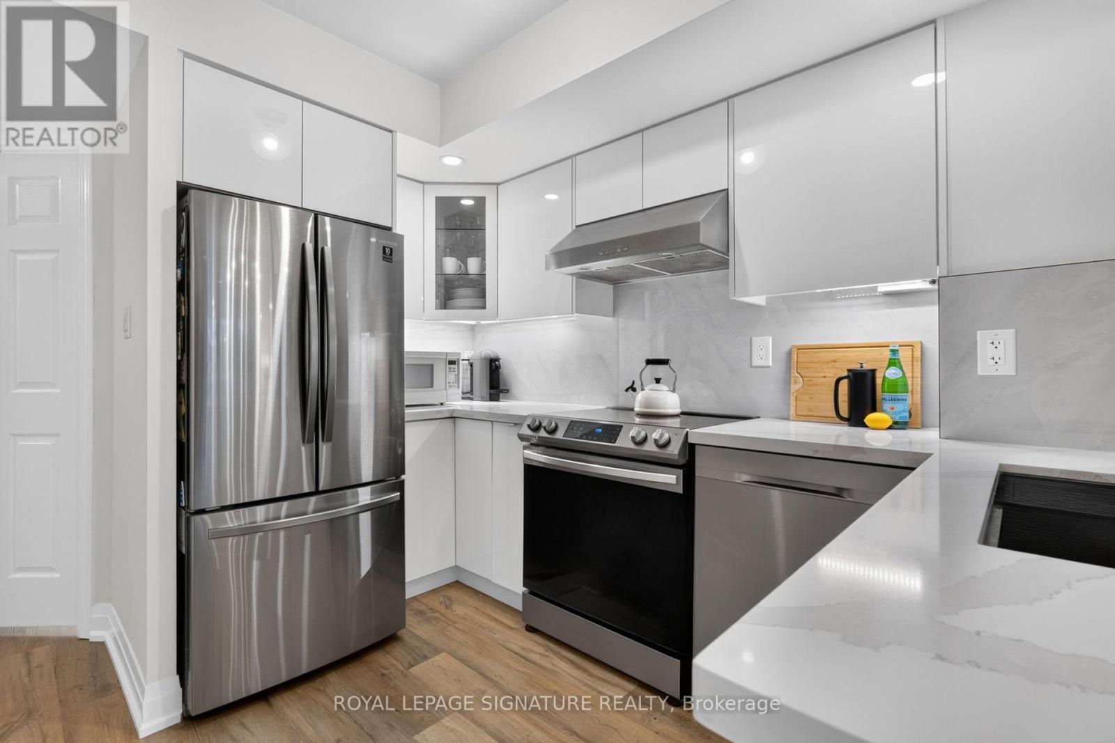 163 - 351 Wallace Avenue, Toronto, Ontario  M6P 3N1 - Photo 6 - W13456708