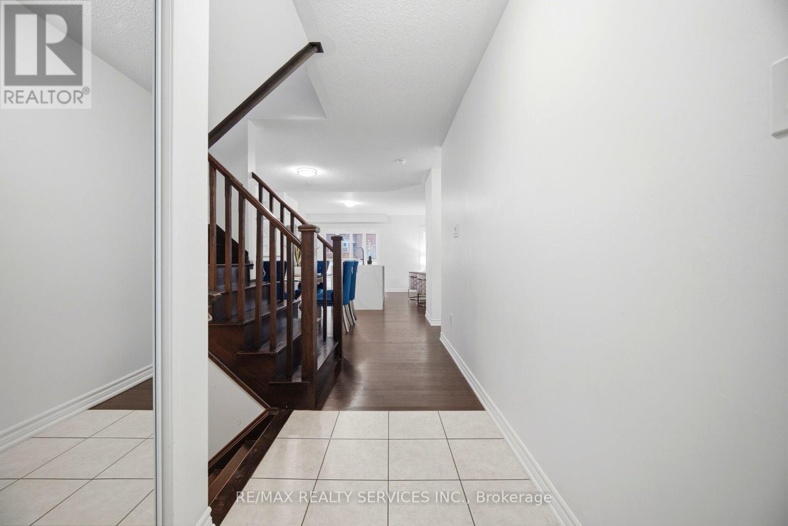 25 Bannister Crescent, Brampton, Ontario  L7A 4H2 - Photo 5 - W13456734