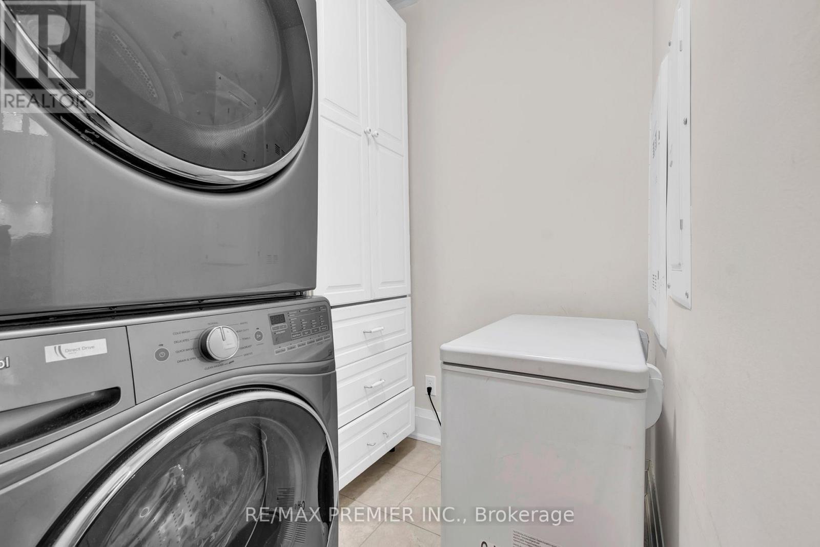 402 - 9909 Pine Valley Drive, Vaughan, Ontario  L4L 1A6 - Photo 11 - N13456550