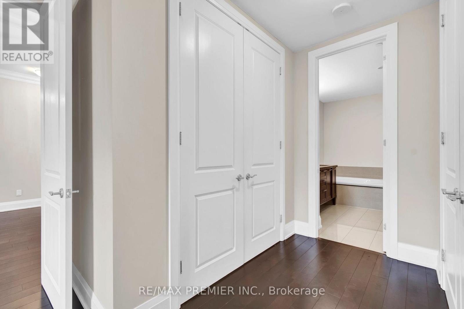 402 - 9909 Pine Valley Drive, Vaughan, Ontario  L4L 1A6 - Photo 22 - N13456550