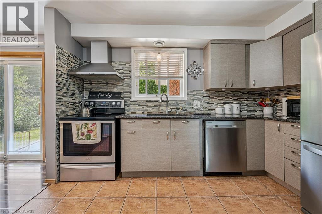 24 Devonglen Court, Kitchener, Ontario  N2E 2A8 - Photo 16 - 40835560