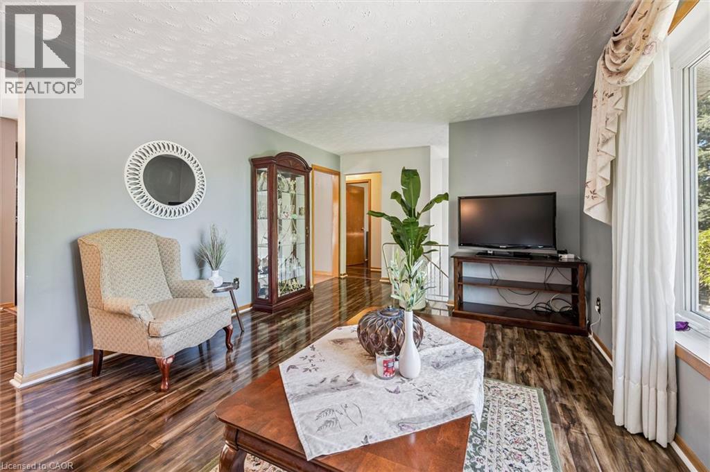 24 Devonglen Court, Kitchener, Ontario  N2E 2A8 - Photo 8 - 40835560