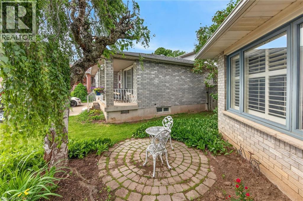 7 Corsica Court, Hamilton, Ontario  L9B 2E2 - Photo 5 - 40840467