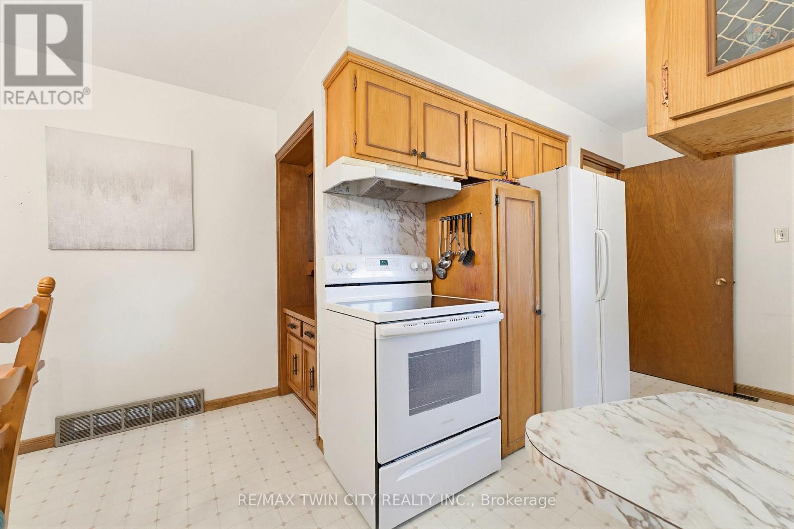 34 Volta Avenue, Kitchener, Ontario  N2A 2P8 - Photo 13 - X13456672