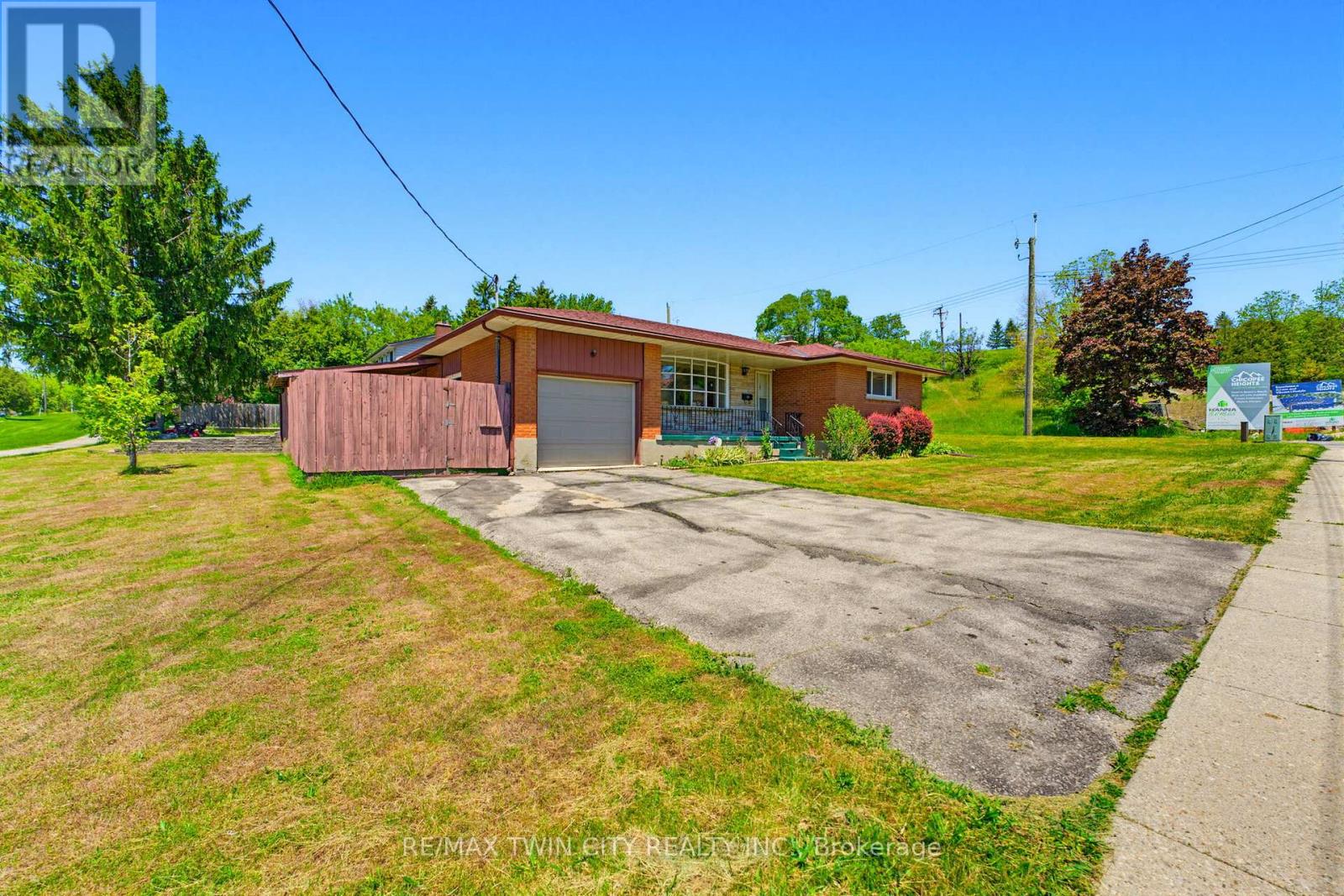 34 Volta Avenue, Kitchener, Ontario  N2A 2P8 - Photo 2 - X13456672