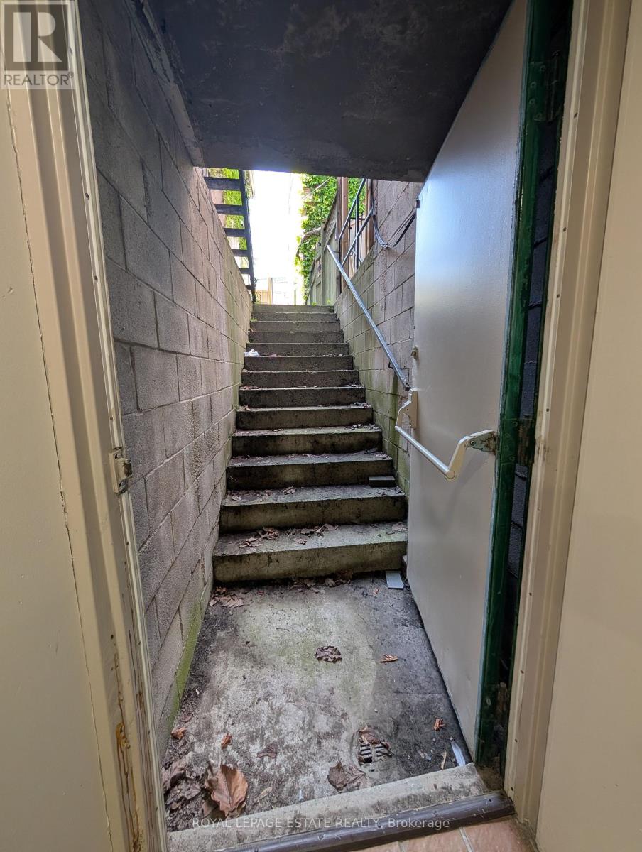 Lower Level - 238 Gerrard Street E, Toronto, Ontario  M5A 2E8 - Photo 9 - C13151866
