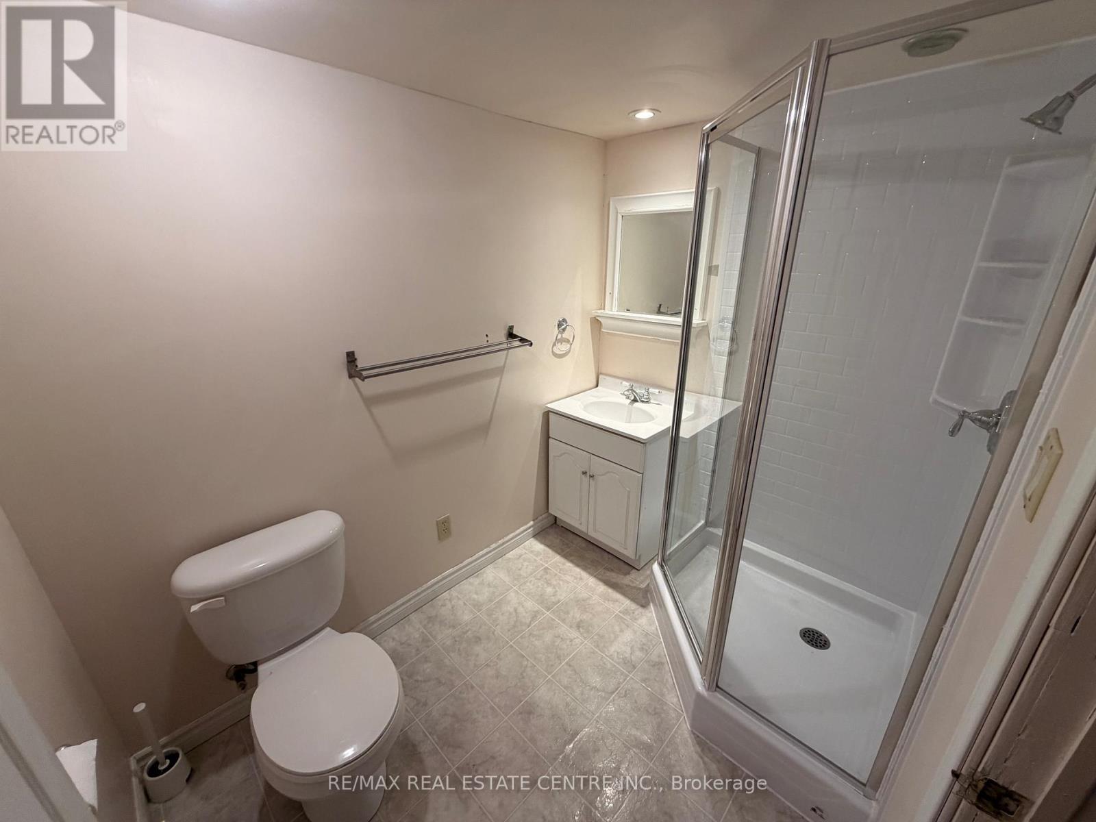 34 Woodridge Drive, Guelph, Ontario  N1H 7E2 - Photo 4 - X13456790