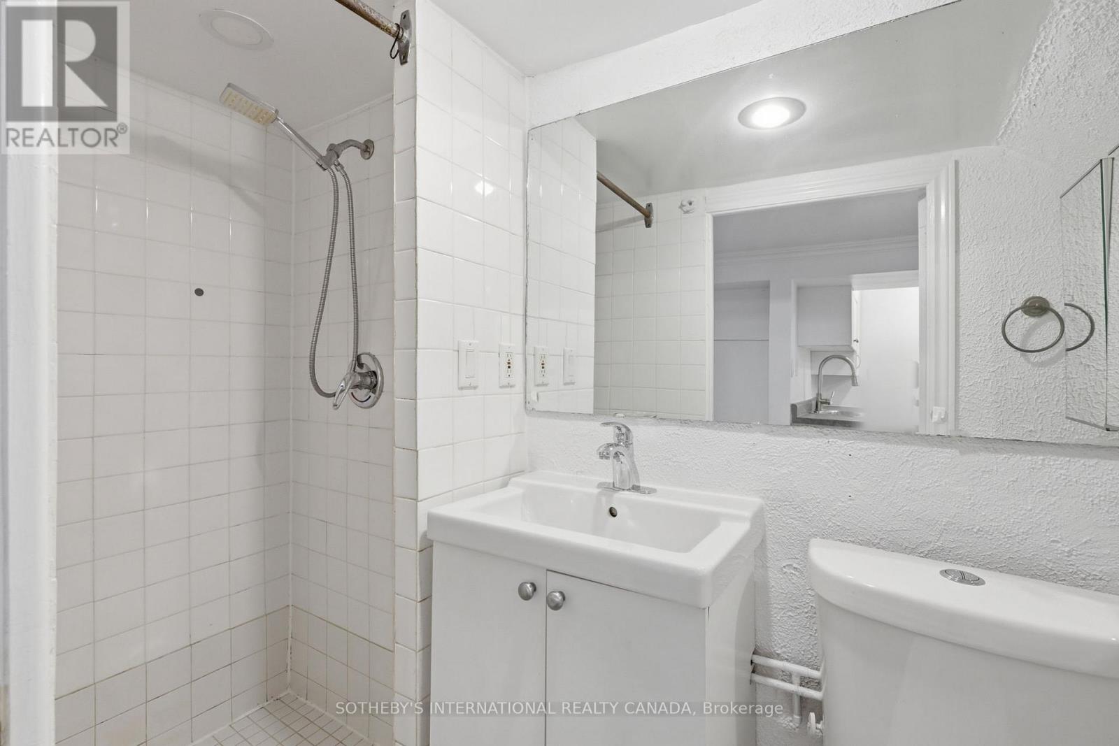 Bsmt - 284 Euclid Avenue, Toronto, Ontario  M6J 2K2 - Photo 13 - C13456976