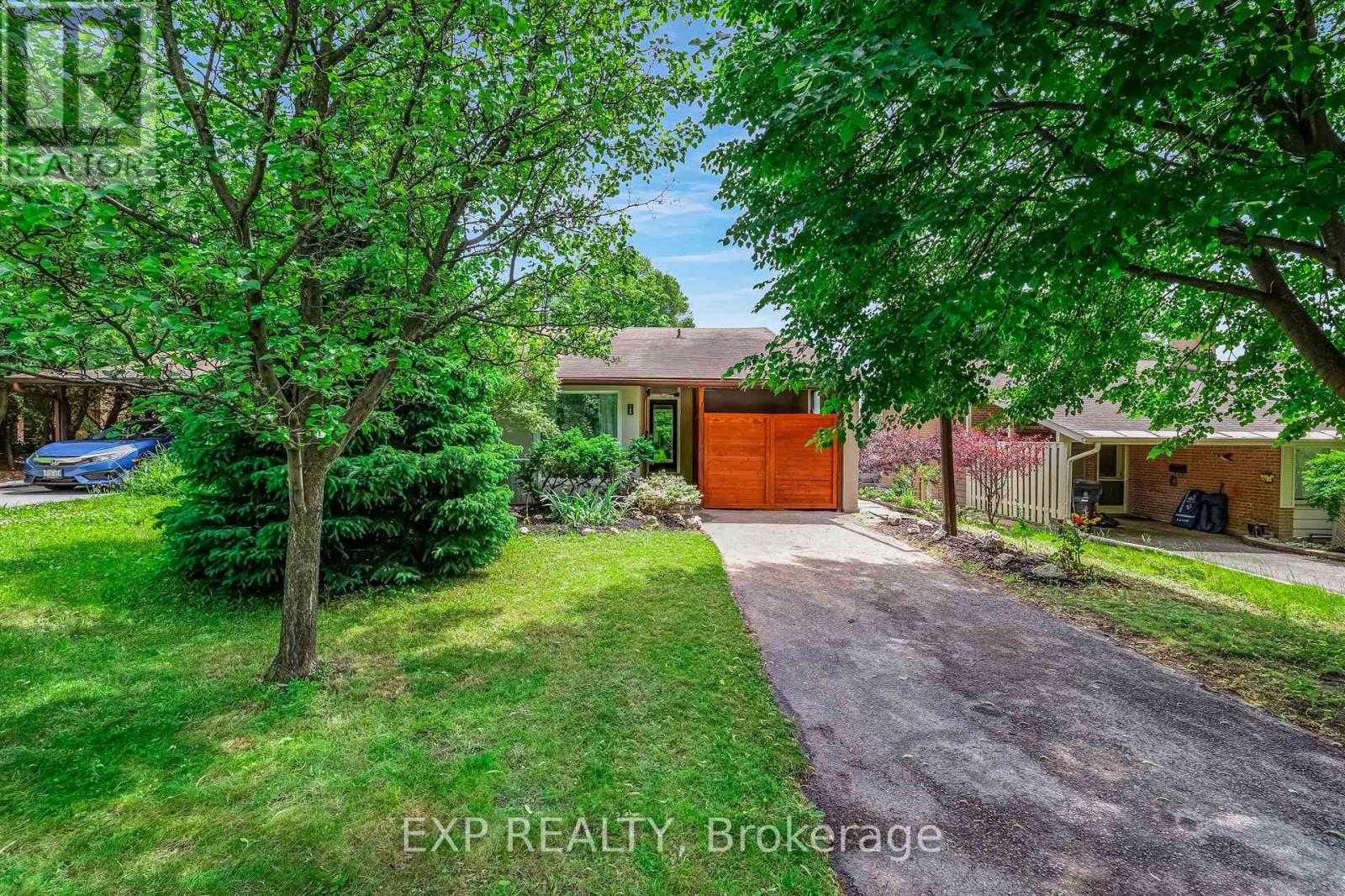 160 COTTONWOOD DRIVE, Toronto, Ontario