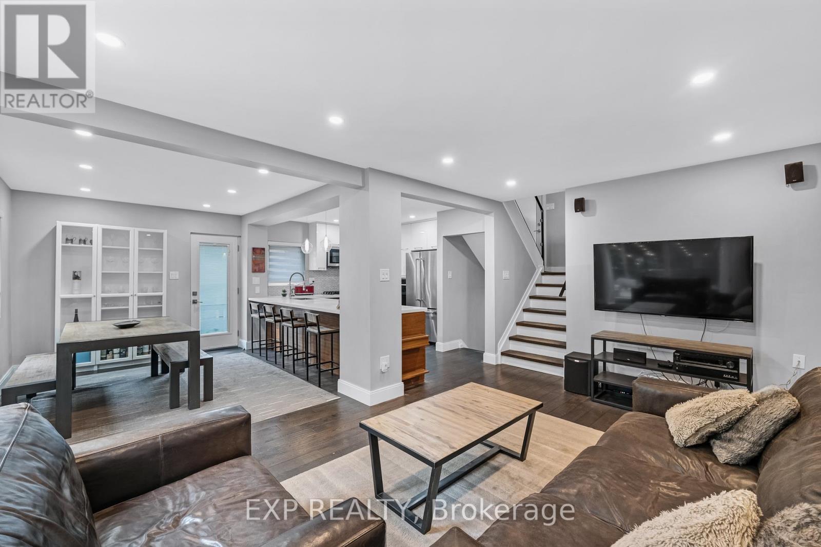 160 Cottonwood Drive, Toronto, Ontario  M3C 2B4 - Photo 12 - C13457040