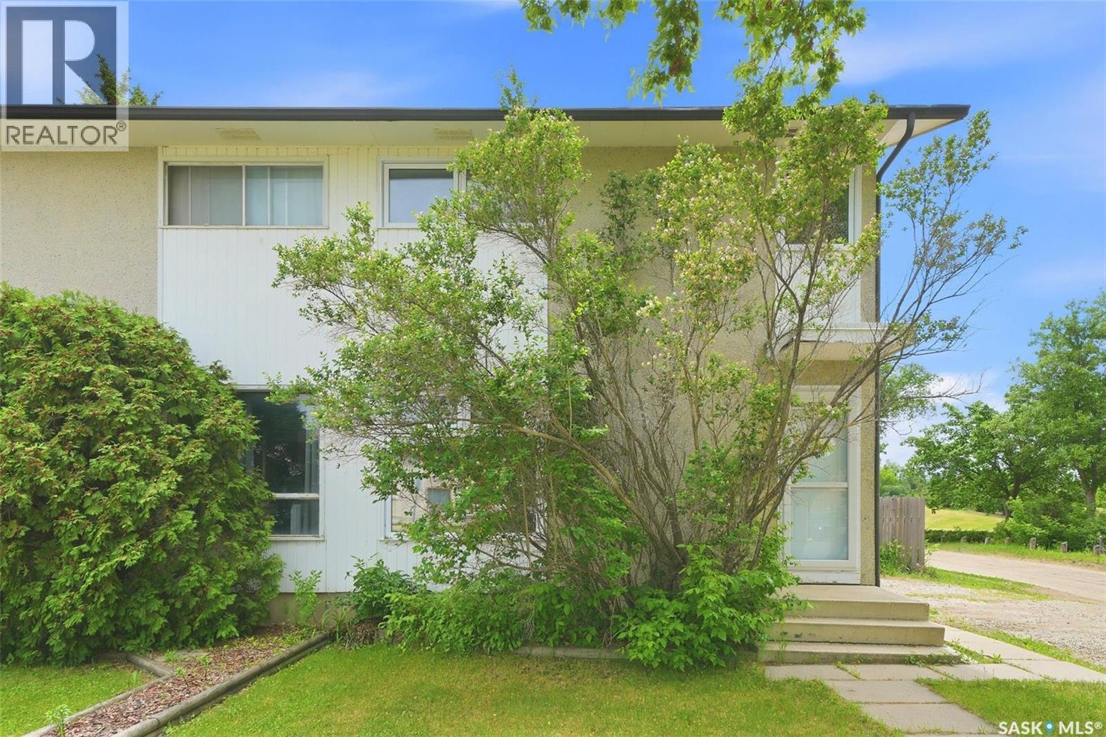 3009A 33rd STREET W, saskatoon, Saskatchewan