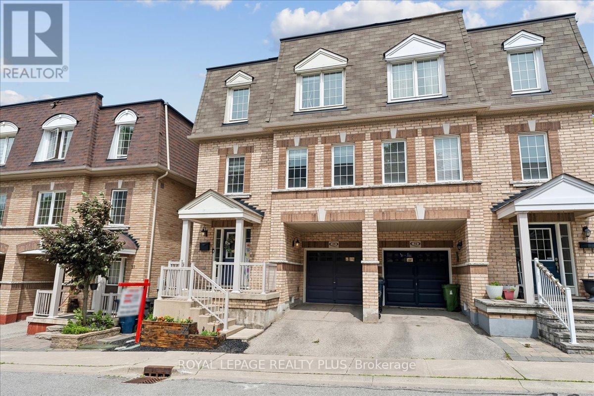 <div class="slider-price">$798,900</div><p>29 Jeremiah Lane, Toronto, Ontario</p>