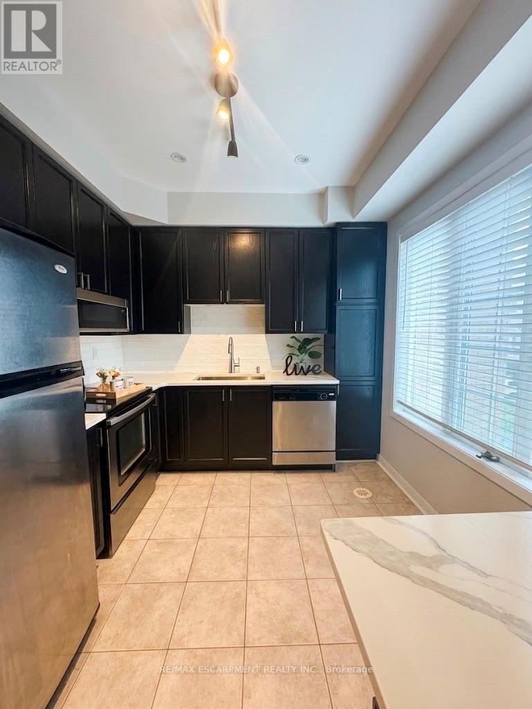 108 - 1250 St Martins Drive, Pickering, Ontario  L1W 0A2 - Photo 4 - E13456974