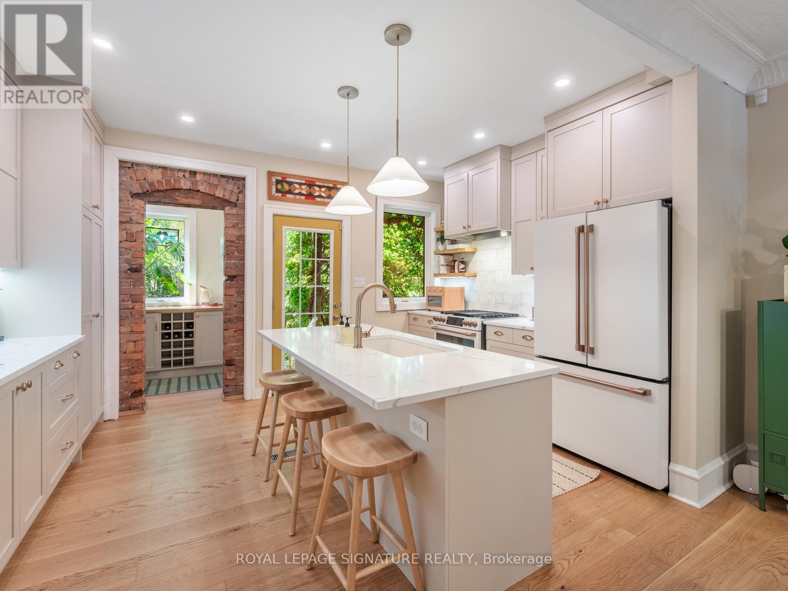 121 Ivy Avenue, Toronto, Ontario  M4L 2H8 - Photo 11 - E13457048