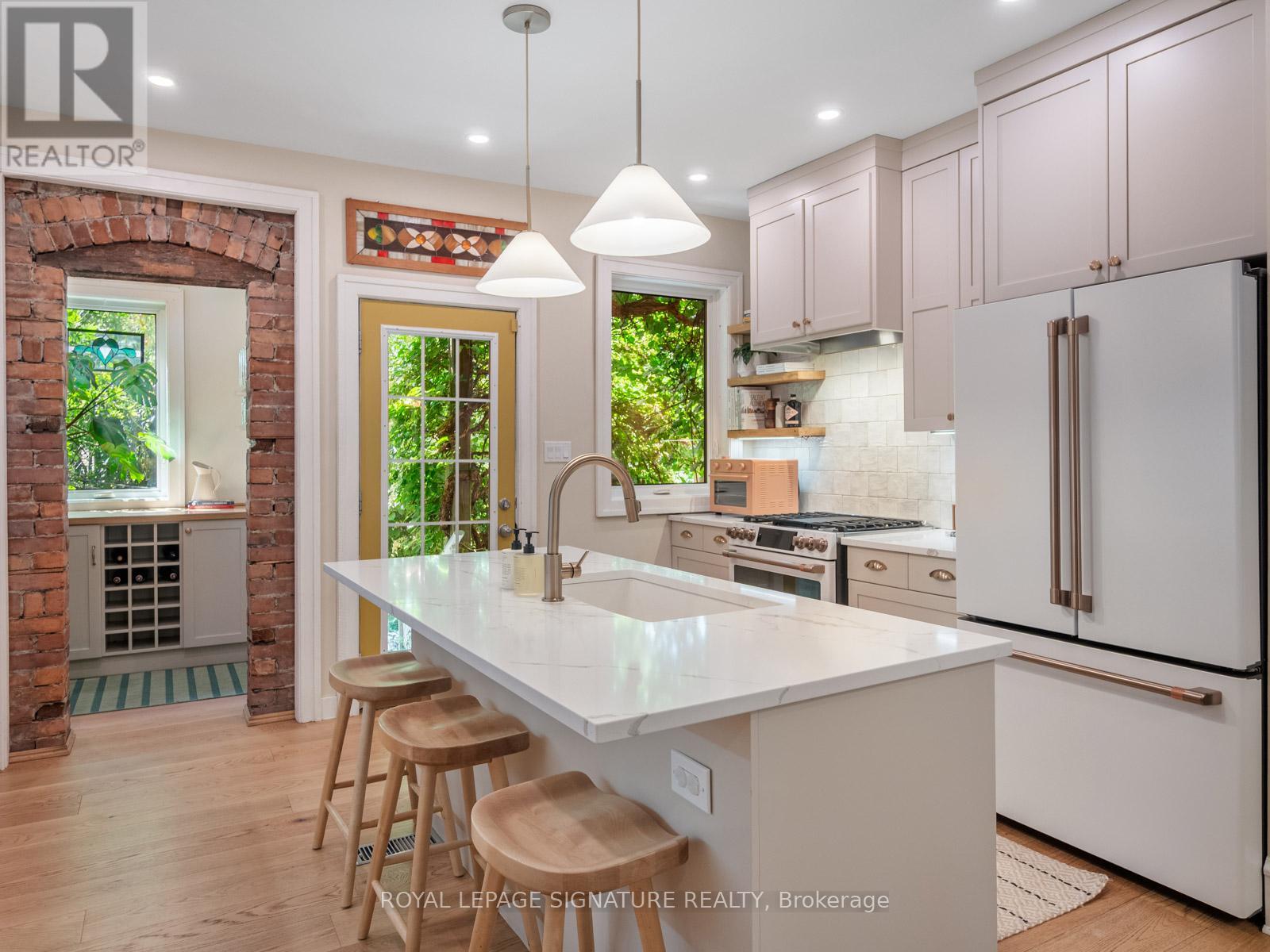 121 Ivy Avenue, Toronto, Ontario  M4L 2H8 - Photo 12 - E13457048