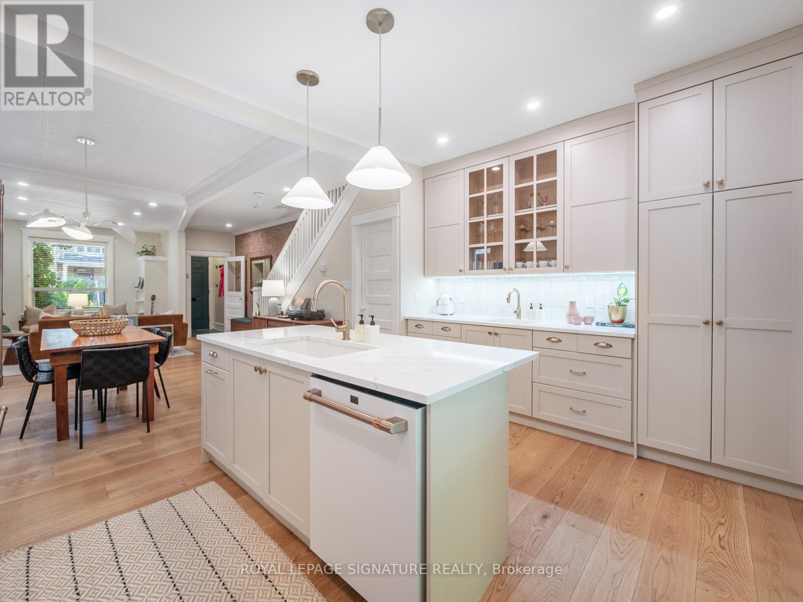 121 Ivy Avenue, Toronto, Ontario  M4L 2H8 - Photo 15 - E13457048