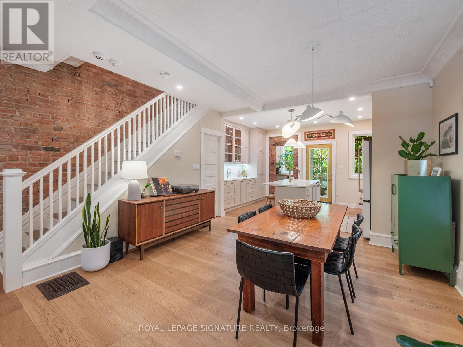 121 Ivy Avenue, Toronto, Ontario  M4L 2H8 - Photo 9 - E13457048