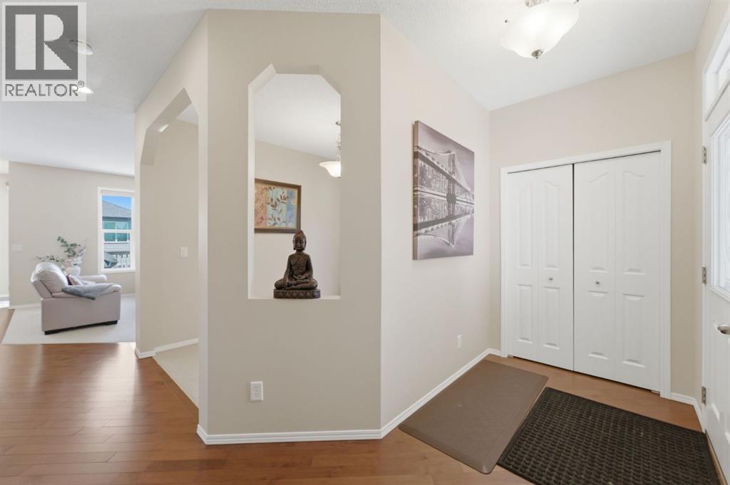 107 Everoak Green Sw, Calgary, Alberta  T2Y 0J6 - Photo 3 - A2321589