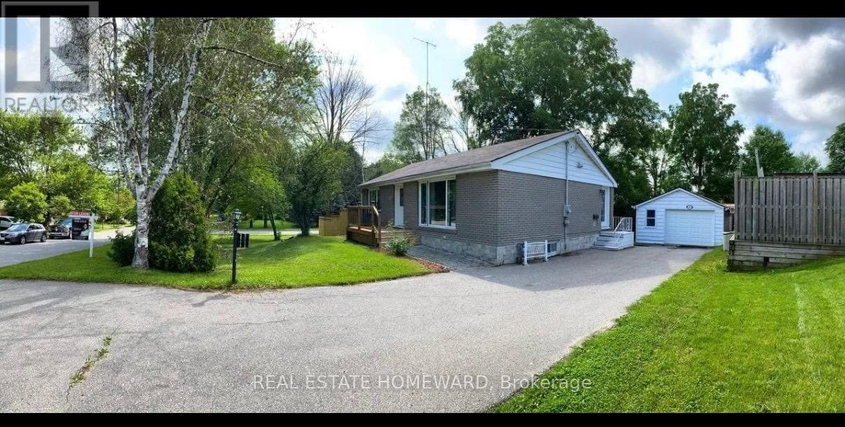 LOWER - 184 AVENUE ROAD, Newmarket, Ontario