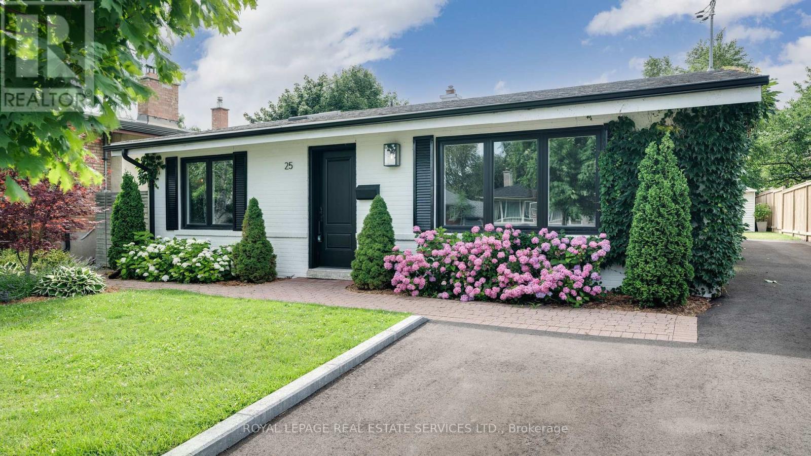 25 BROUGHAM CRESCENT E, Toronto, Ontario