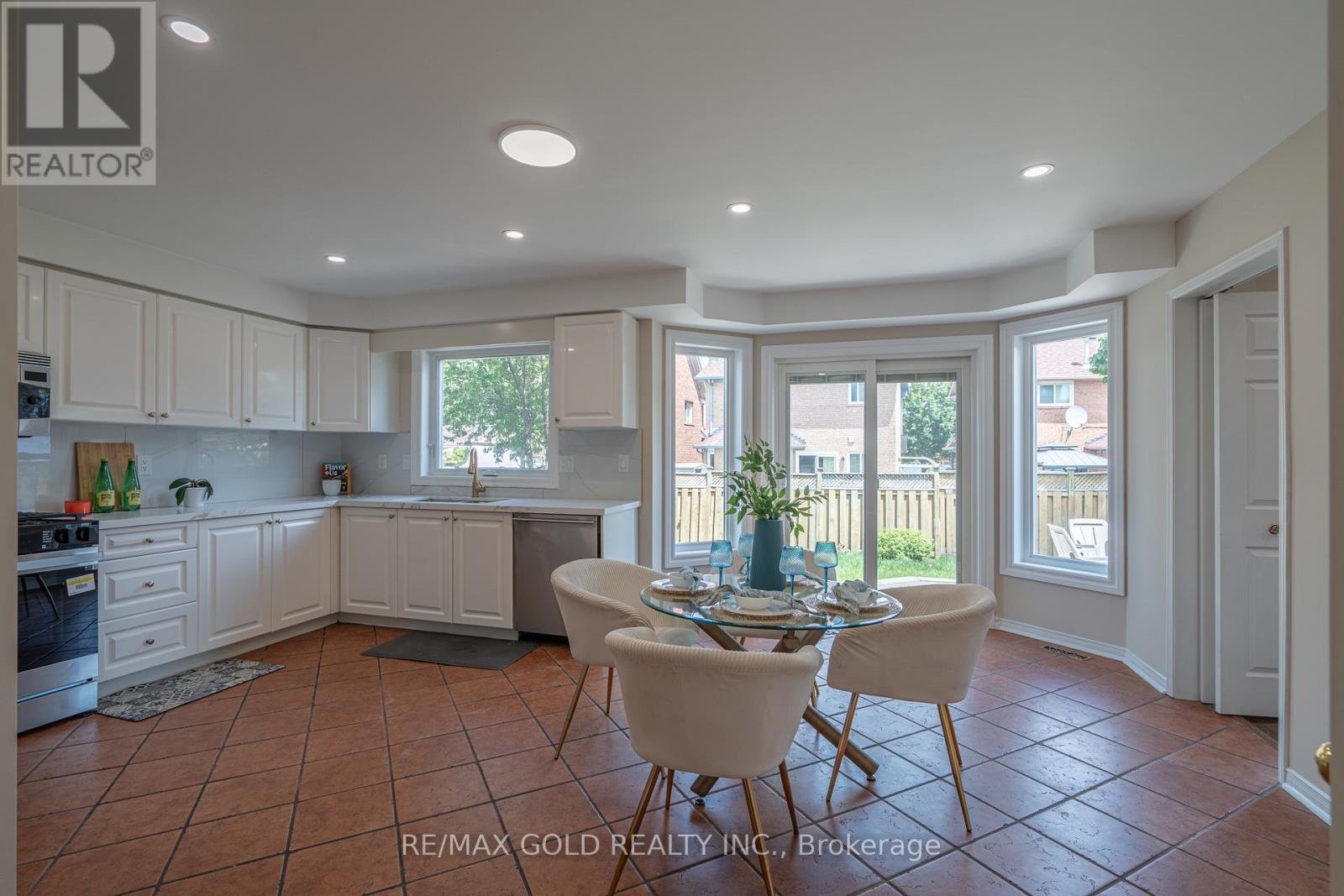 19 Eagleridge Drive, Brampton, Ontario  L6R 1G6 - Photo 10 - W13451630