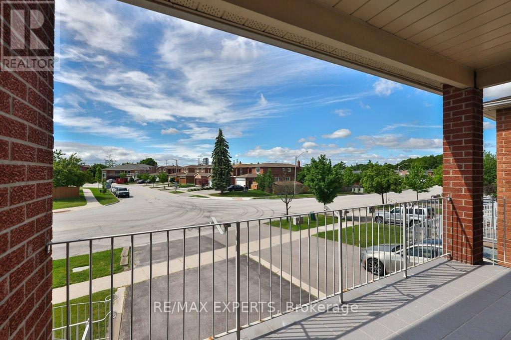 50 Pine York Avenue, Vaughan, Ontario  L4L 3H9 - Photo 2 - N13456872