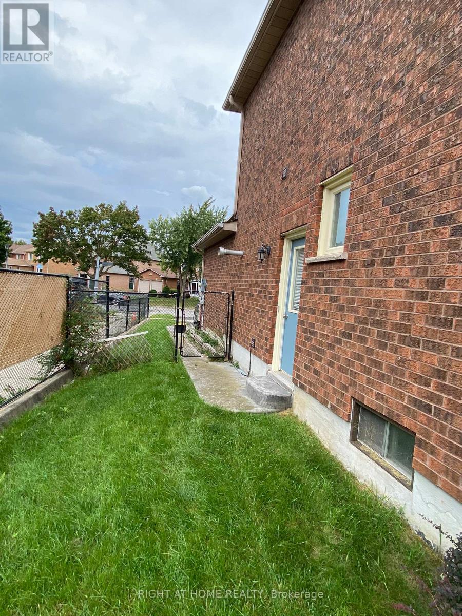 92 Nelson Circle, Newmarket, Ontario  L3X 1R2 - Photo 24 - N13457052