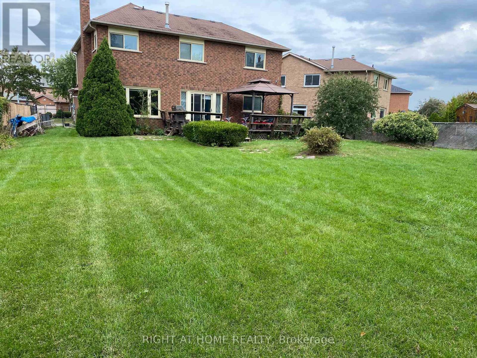 92 Nelson Circle, Newmarket, Ontario  L3X 1R2 - Photo 27 - N13457052