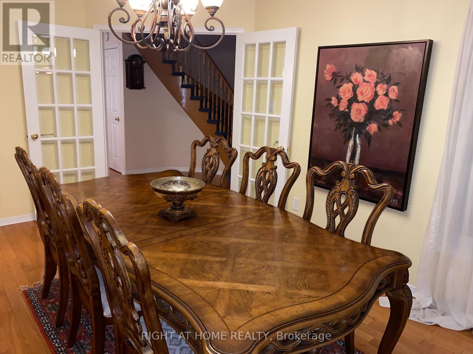 92 Nelson Circle, Newmarket, Ontario  L3X 1R2 - Photo 7 - N13457052