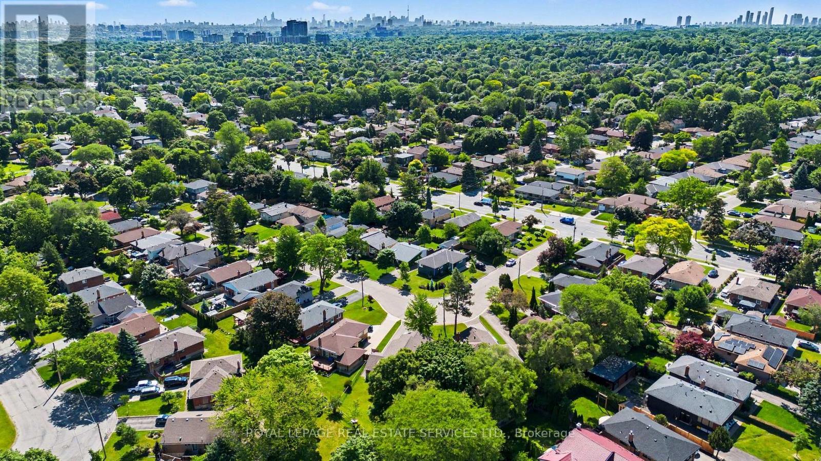 25 Brougham Crescent, Toronto, Ontario  M9R 1J3 - Photo 38 - W13456408