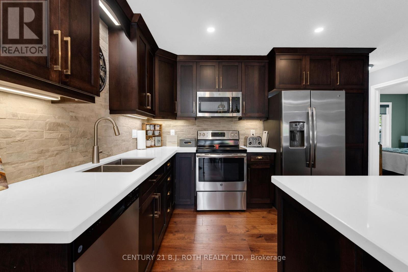 34 Chamberlain Crescent, Penetanguishene, Ontario  L9M 0A6 - Photo 6 - S13456820