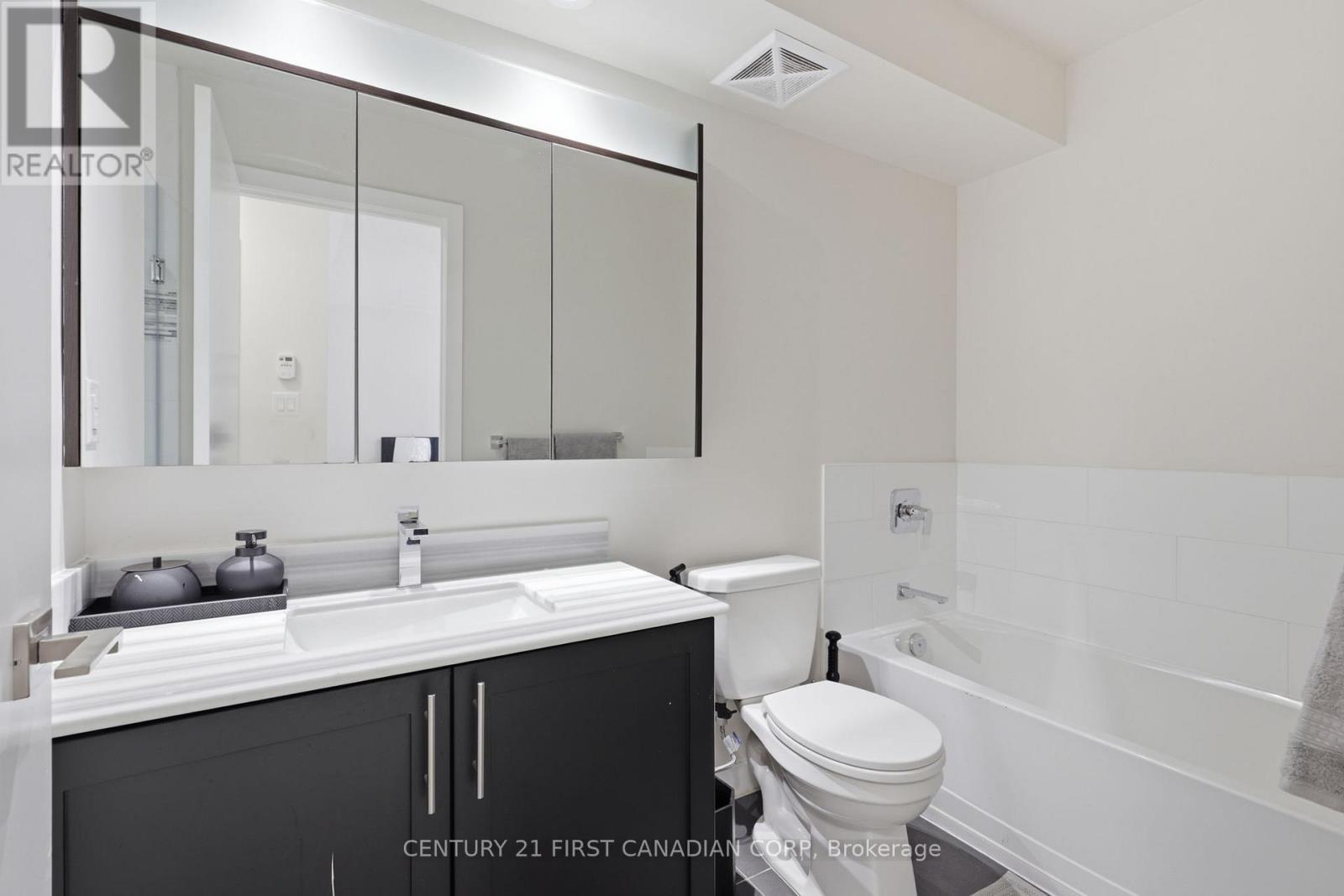 Th 3 - 4070 Parkside Village Drive W, Mississauga, Ontario  L5B 0K2 - Photo 20 - W13457220