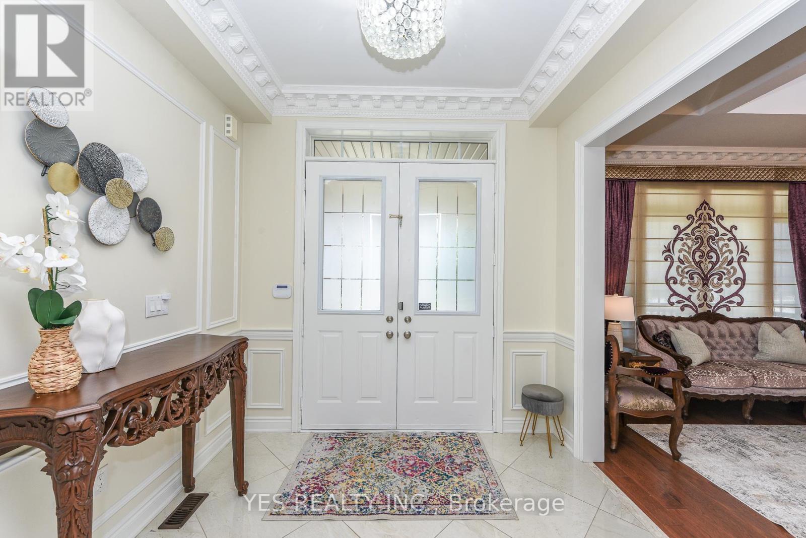 86 Quintette Close, Brampton, Ontario L6P 0A2 - Photo 5 - W13456826